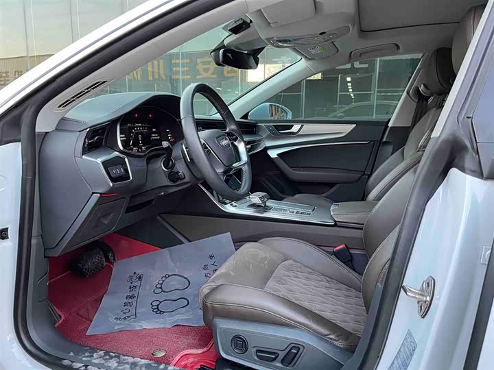 Фото 6 - Audi A7L