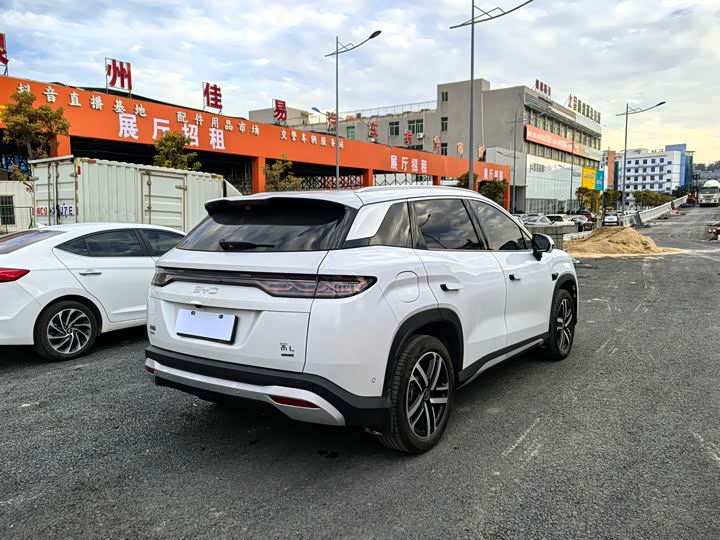 Фото 10 - BYD Song L DM-i Hybrid