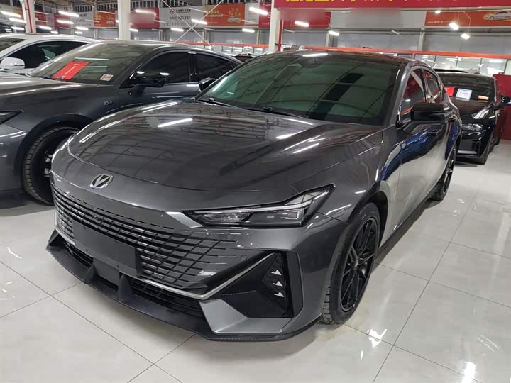 Фото 2 - Changan UNI-V