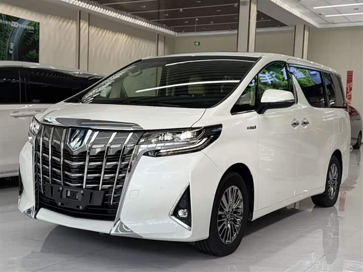 Фото 1 - Toyota Alphard