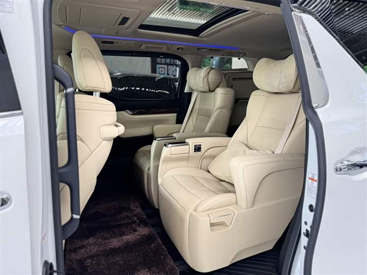 Фото 10 - Toyota Alphard