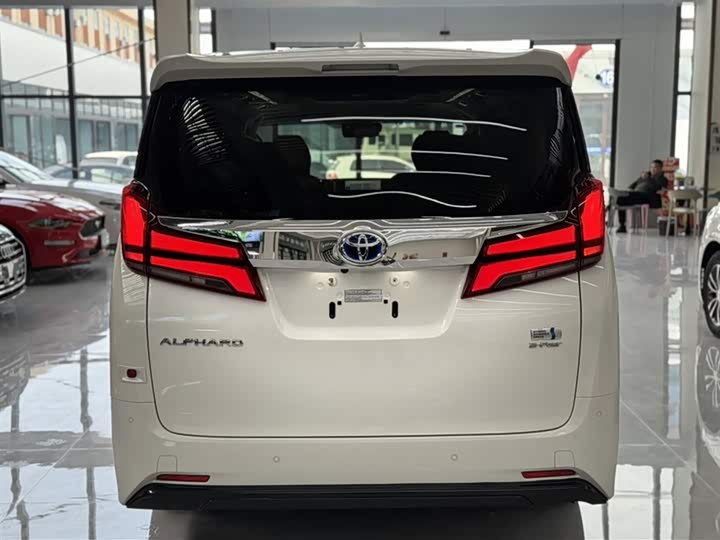 Фото 6 - Toyota Alphard