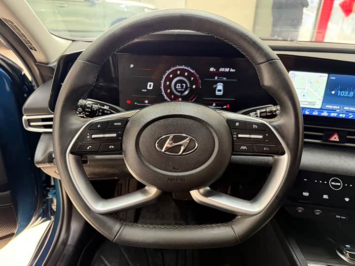 Фото 11 - Hyundai Elantra N line