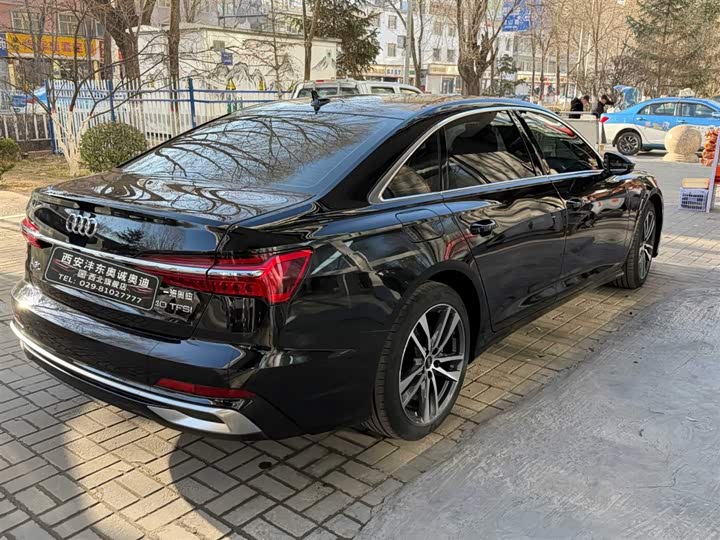 Фото 4 - Audi A6L