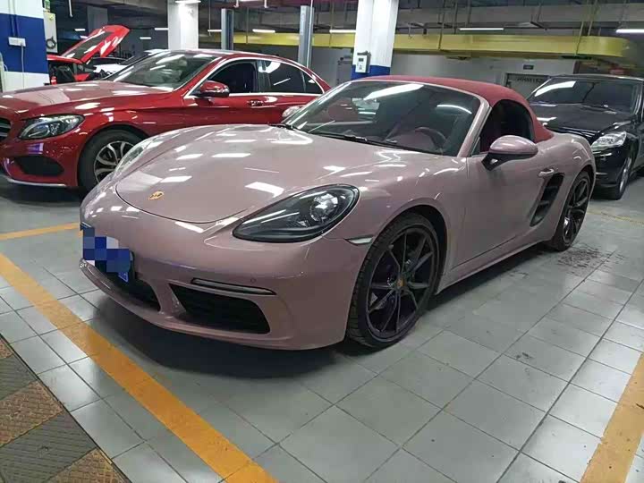 Фото 1 - Porsche 718