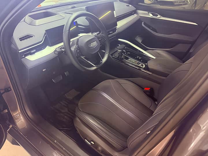 Фото 12 - Geely Preface