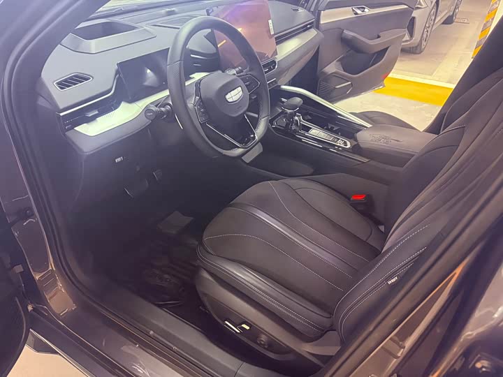 Фото 4 - Geely Preface