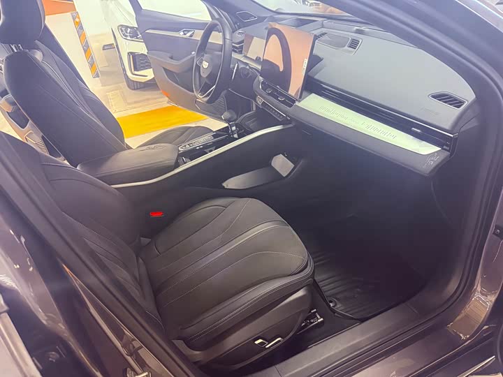 Фото 6 - Geely Preface