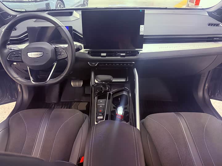 Фото 9 - Geely Preface