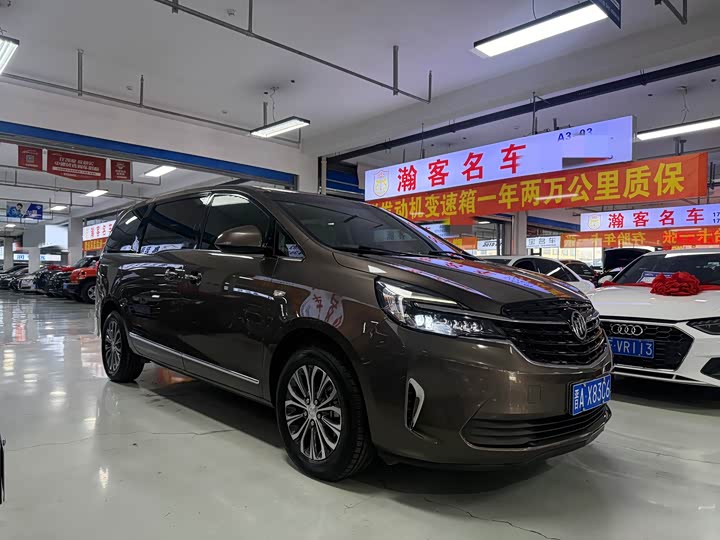 Фото 3 - Buick GL8 ES