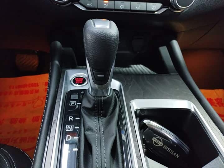 Фото 14 - Nissan Teana