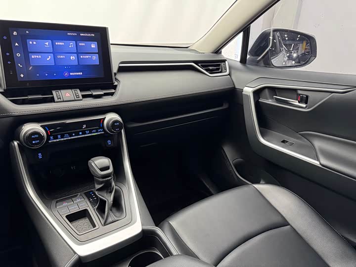 Фото 22 - Toyota RAV4