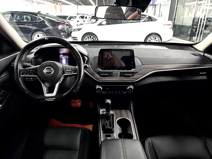 Фото 10 - Nissan Teana