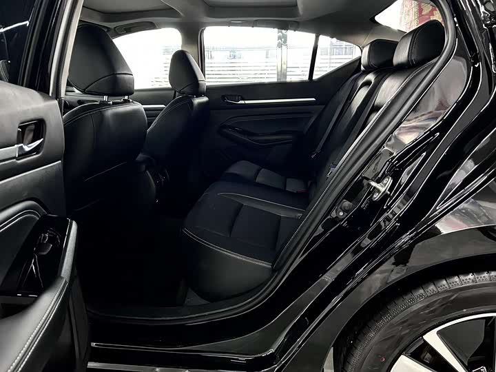 Фото 7 - Nissan Teana