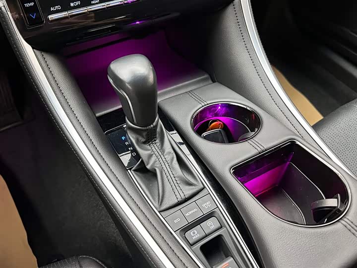 Фото 17 - Toyota Avalon