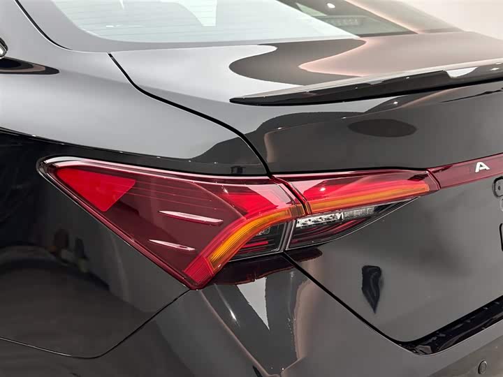 Фото 19 - Toyota Avalon