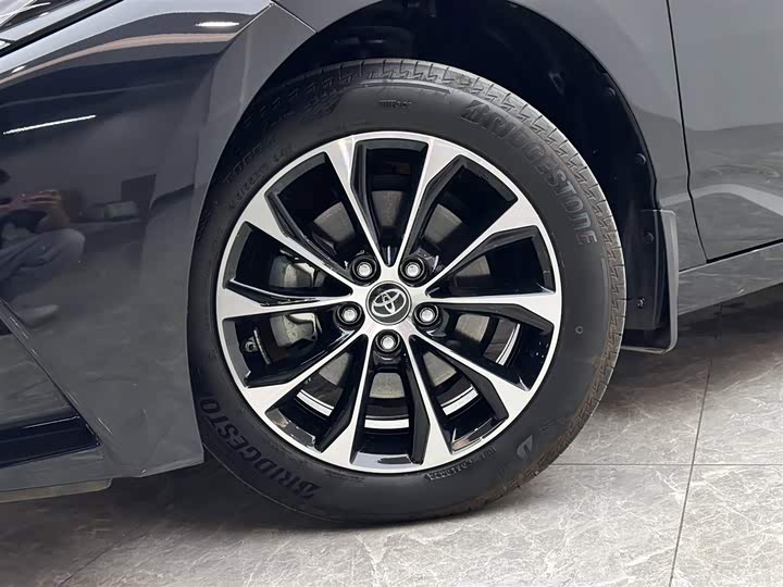 Фото 20 - Toyota Avalon