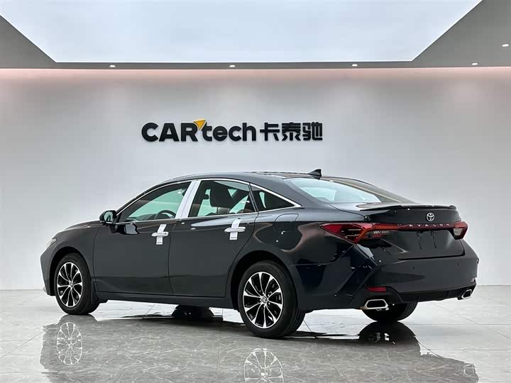 Фото 3 - Toyota Avalon