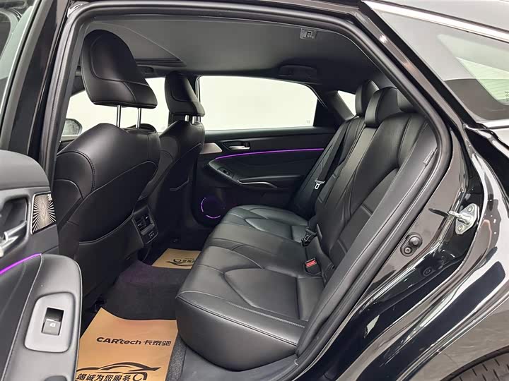 Фото 9 - Toyota Avalon