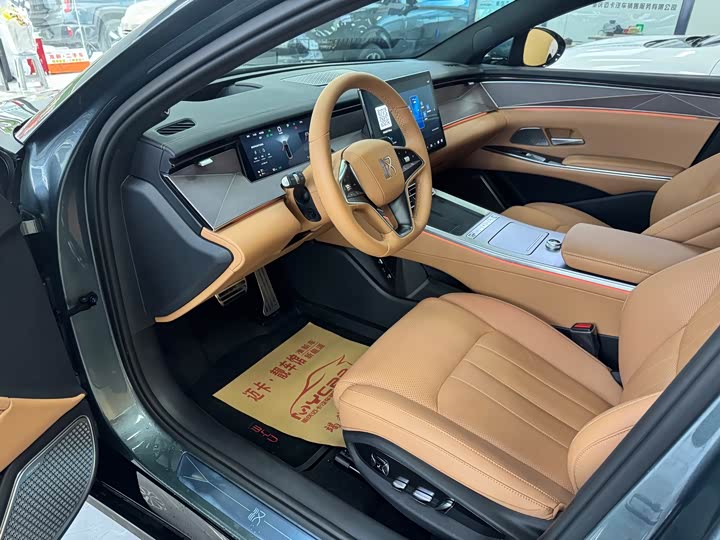 Фото 4 - BYD Han L