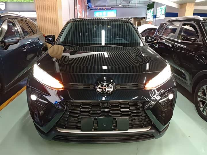 Фото 3 - Toyota Wildlander