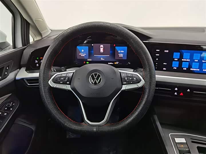 Фото 11 - Volkswagen Golf