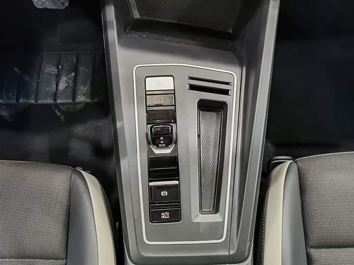 Фото 13 - Volkswagen Golf