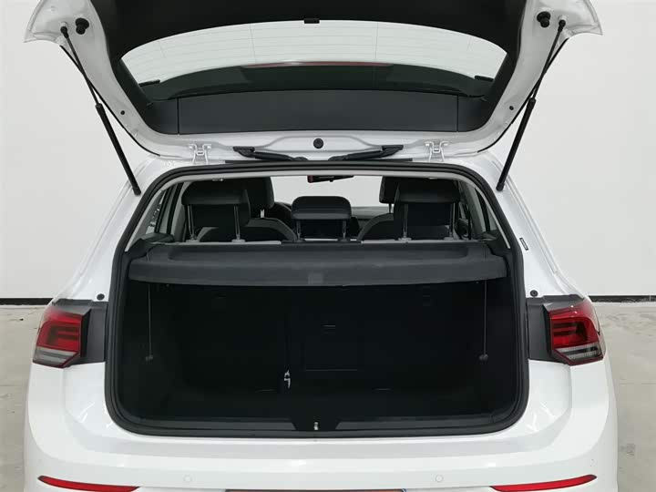 Фото 16 - Volkswagen Golf