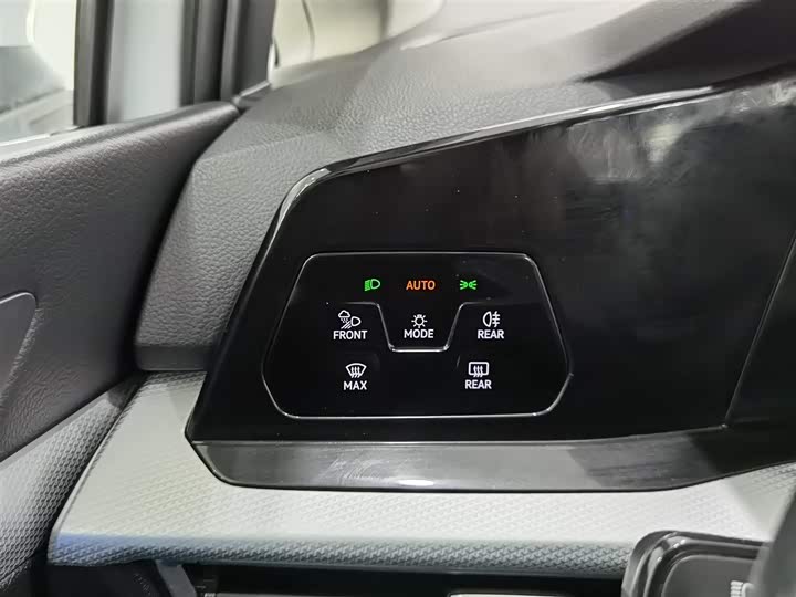 Фото 21 - Volkswagen Golf