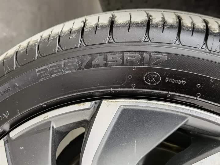 Фото 24 - Volkswagen Golf