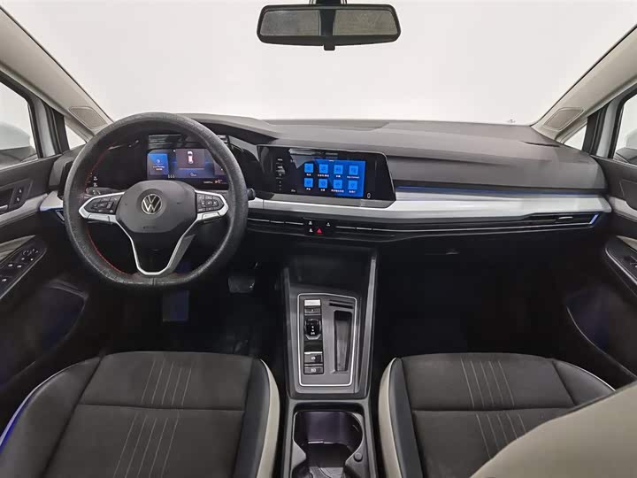 Фото 5 - Volkswagen Golf