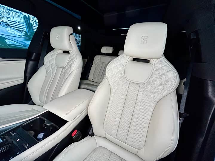 Фото 10 - BYD Song L