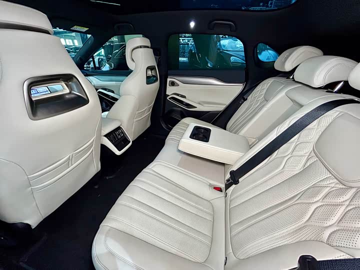 Фото 25 - BYD Song L