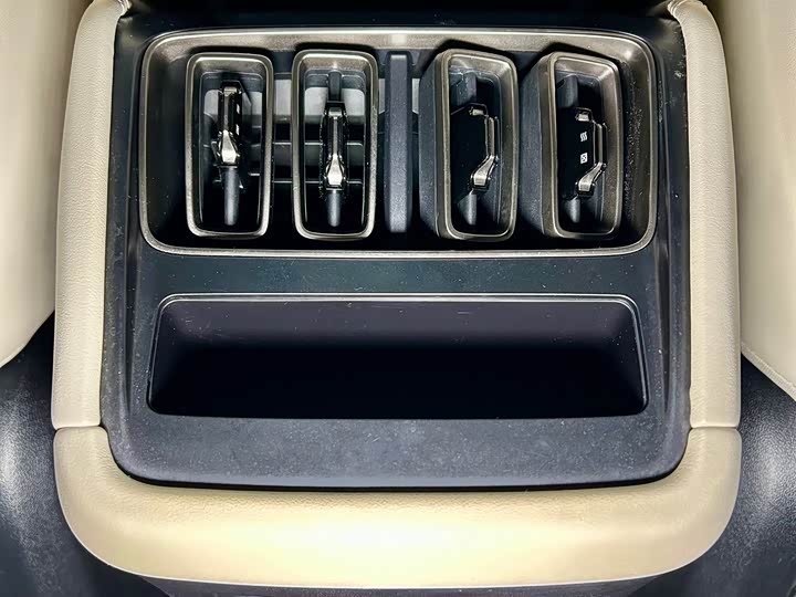 Фото 30 - BYD Song L