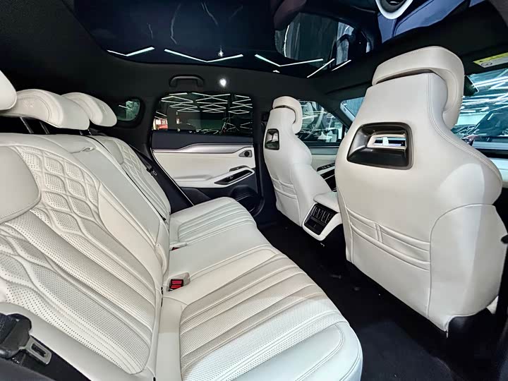 Фото 35 - BYD Song L