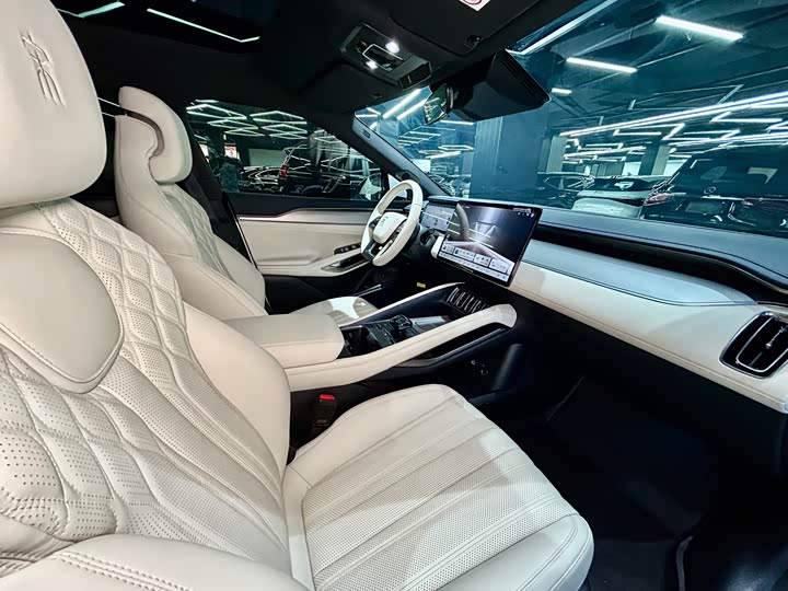 Фото 36 - BYD Song L