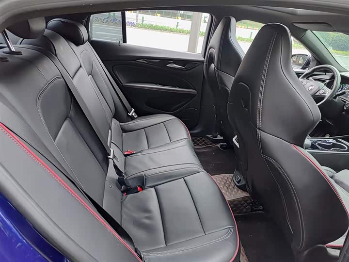 Фото 10 - Buick Regal