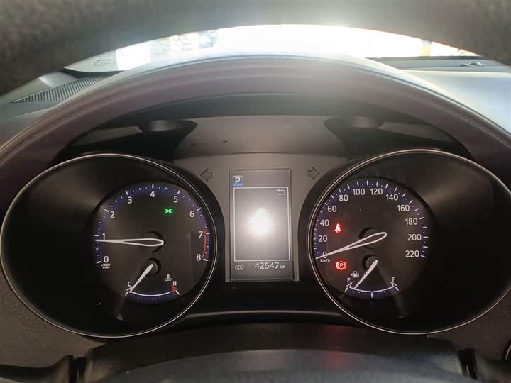 Фото 4 - Toyota C-HR