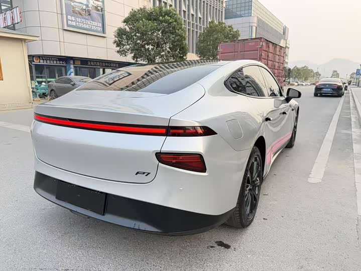 Фото 10 - XPeng P7