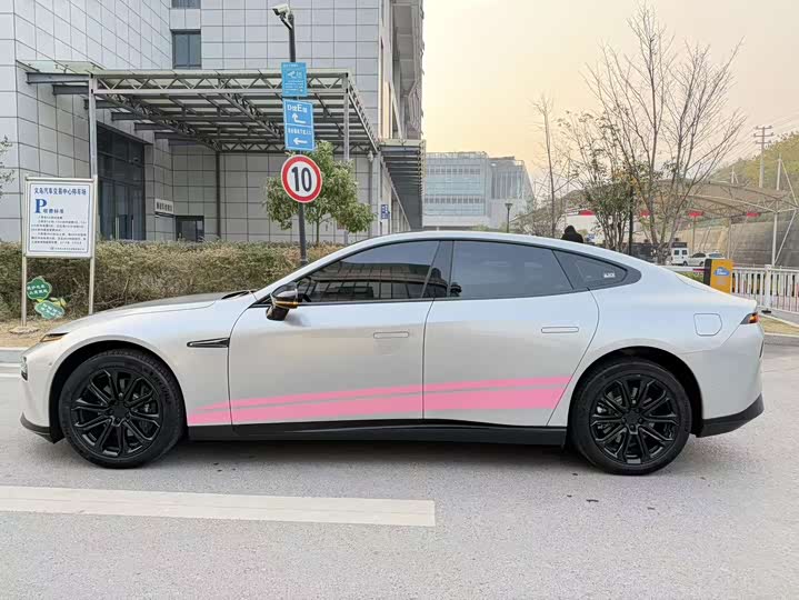 Фото 3 - XPeng P7