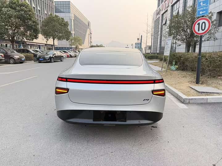 Фото 4 - XPeng P7