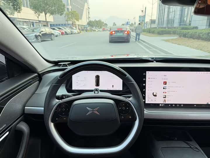 Фото 9 - XPeng P7