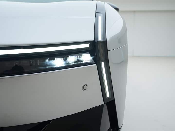 Фото 13 - XPeng P7