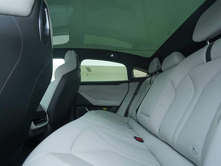 Фото 19 - XPeng P7