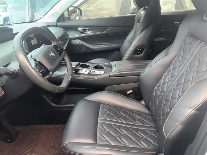 Фото 15 - Changan UNI-K Hybrid