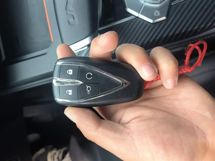 Фото 9 - Changan UNI-K Hybrid