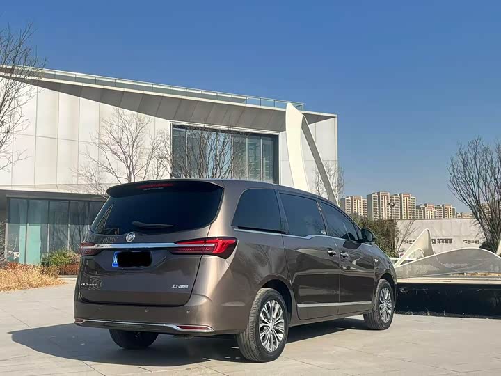 Фото 9 - Buick GL8 ES