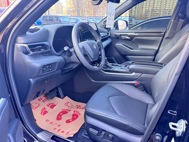 Фото 4 - Toyota Crown Kluger