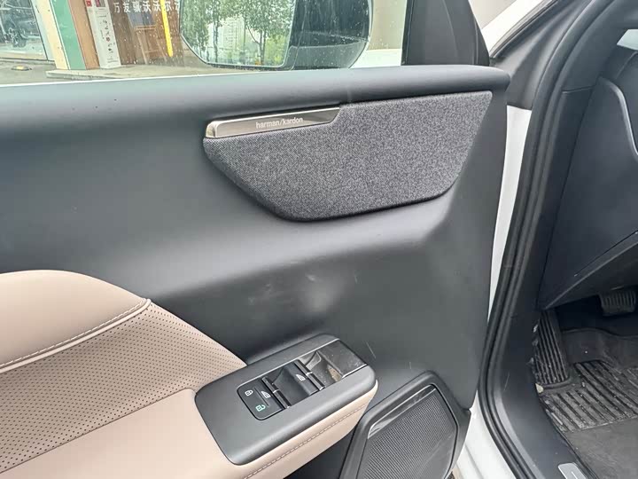 Фото 10 - Volvo XC70 Hybrid