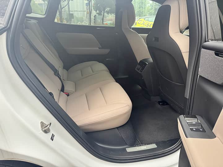 Фото 17 - Volvo XC70 Hybrid